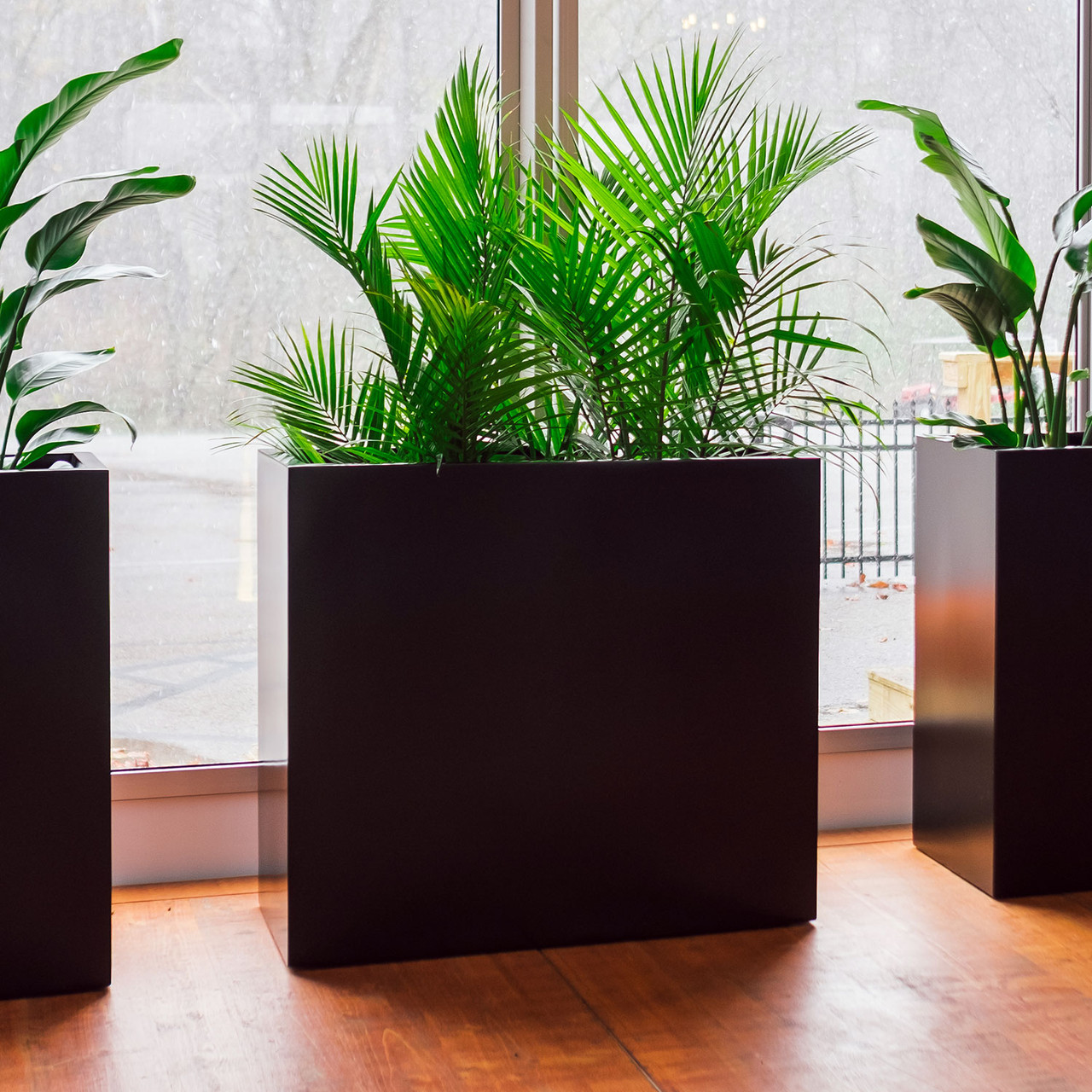Potsdam_Large_Fiberglass_Planter_Box_Black__77438.1622301301.jpg