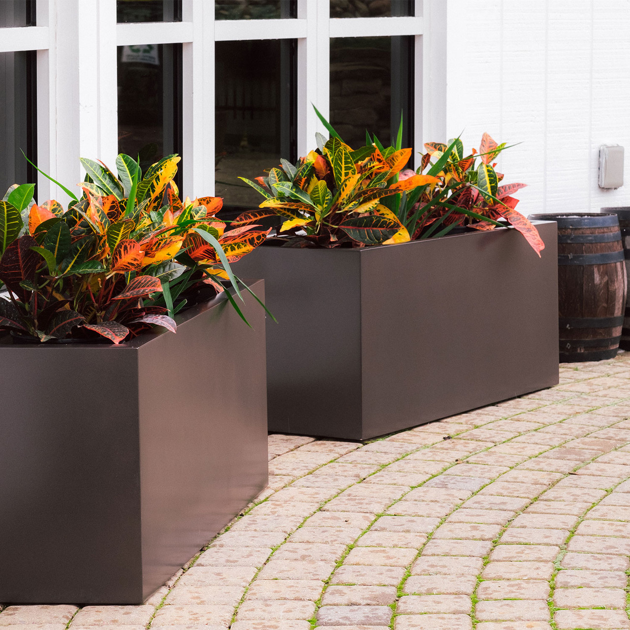 Tolga_Modern_Planter_Box_Gunmetal__64523.1667416729.jpg